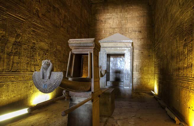 Templo de Edfu l El santuario