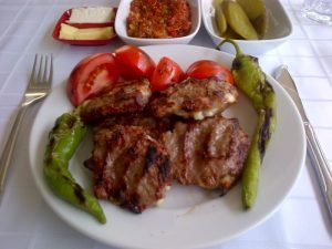 Que comen en Turquia - Inegol kofte