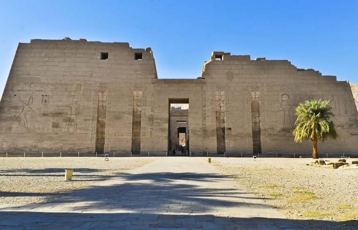 Primer pilón del templo de Medinet Habu - Templo Funerario de Ramsés III