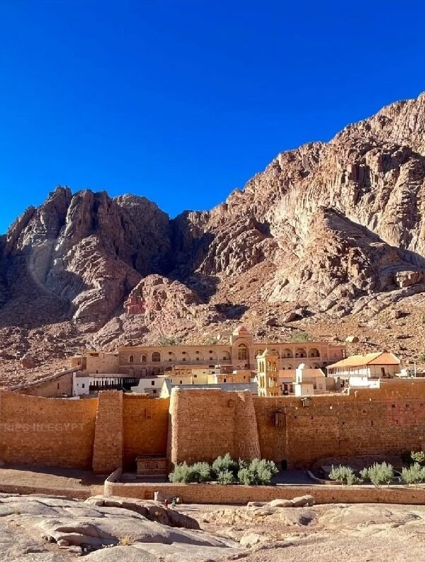 Monasterio de Santa Catalina, paquete a Egipto para visitar Cairo, monasterio de Santa Catalina, Monte Sinai y el Mar Rojo Sharm El Sheikh.