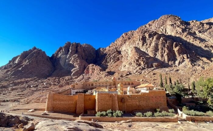 Monasterio de Santa Catalina, paquete a Egipto para visitar Cairo, monasterio de Santa Catalina, Monte Sinai y el Mar Rojo Sharm El Sheikh.